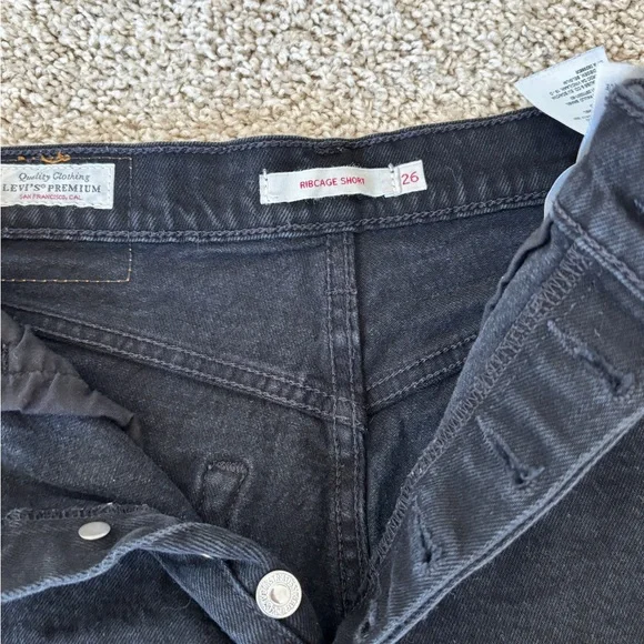 Levi’s Ribcage Short Black Buttonfly Sz 26 - Picture 3 of 5